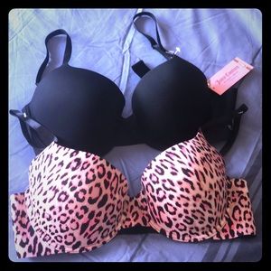 2 Juicy Couture padded push up bras 38C